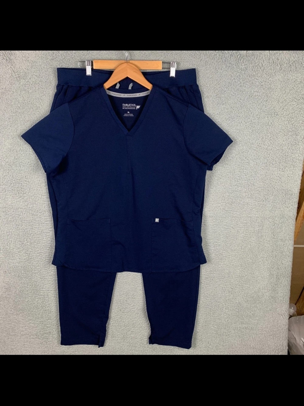 Fabletics Women's Navy V-Neck Scrub Top and Pants Set XL XXL 1X